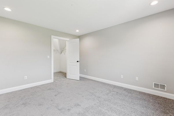 Empty room, Interior, Recessed Lighting