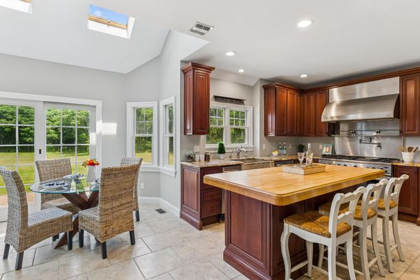 Dining room, Interior, Kitchen, Recessed Lighting, Stainless Steel Appliances