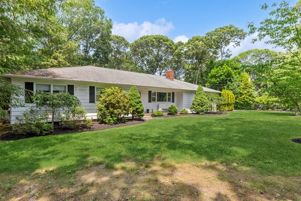 Backyard, Exterior, Facade, Ranch