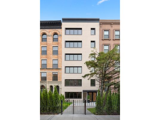 Exterior, Facade, Brick Facade, Rowhouse