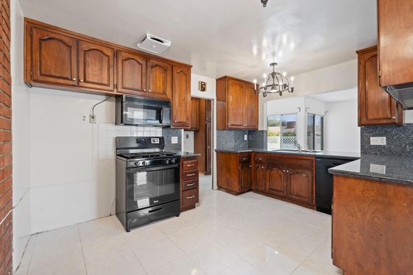 Chandelier, Interior, Kitchen