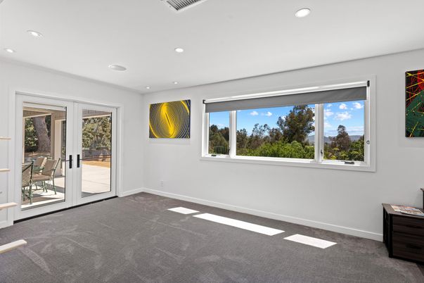 Empty room, Interior, Recessed Lighting