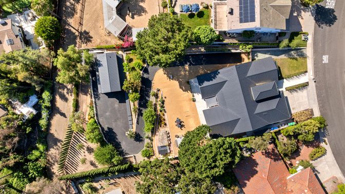 Exterior, Drone