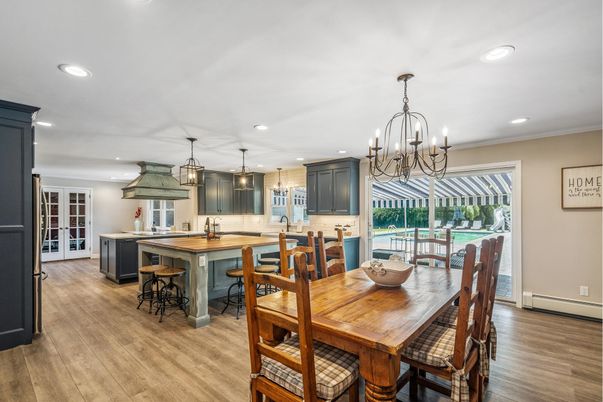 Chandelier, Dining room, Interior, Kitchen, Pendant Lights, Recessed Lighting, Wood Texture Flooring