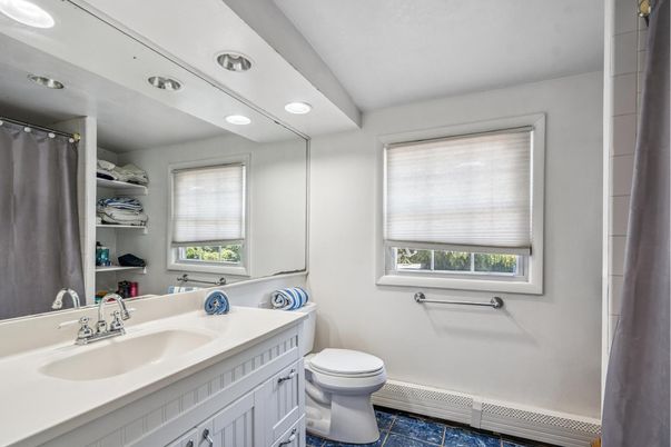 Bathroom, Interior, Recessed Lighting