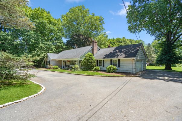 Attached, Exterior, Facade, Cape Cod