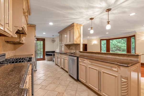 Interior, Kitchen, Pendant Lights, Recessed Lighting, Stainless Steel Appliances