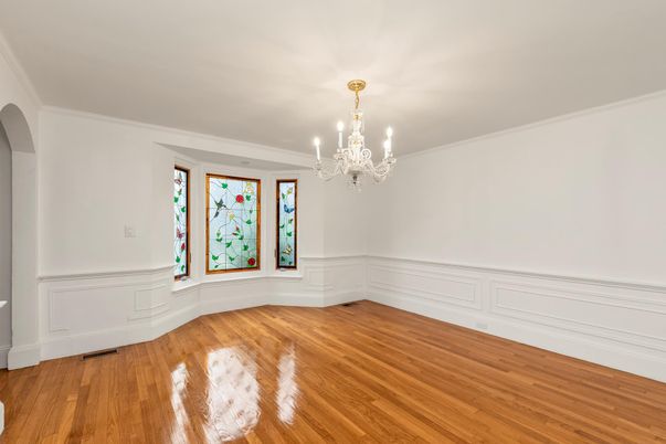 Chandelier, Empty room, Interior, Wood Texture Flooring