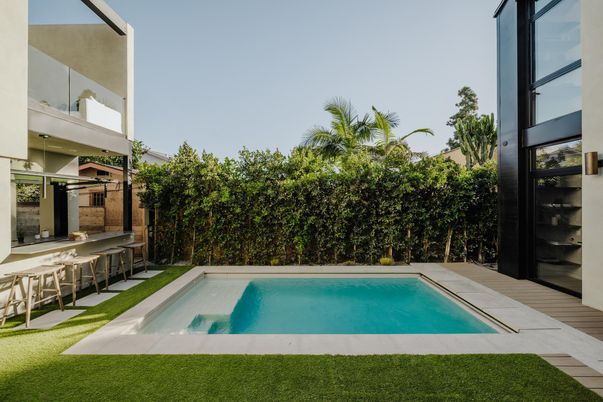 Exterior, Pool