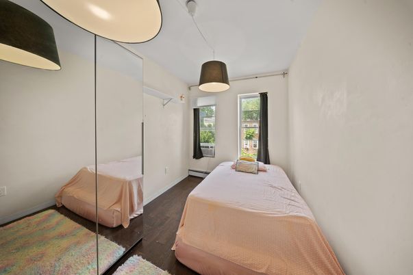 Interior, Pendant Lights, Wood Texture Flooring