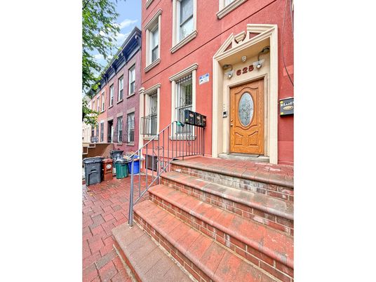 Exterior, Facade, None