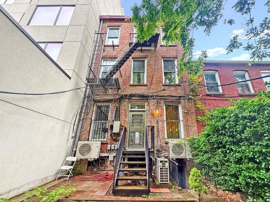 Exterior, Facade, Brick Facade, Rowhouse