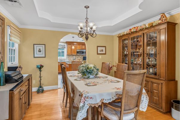 Chandelier, Dining room, Interior, Kitchen, Wood Texture Flooring