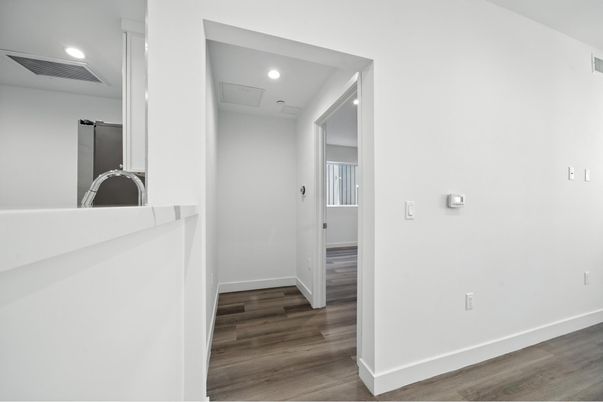 Interior, Recessed Lighting, Wood Texture Flooring