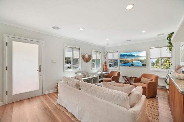 Interior, Living room, Recessed Lighting, Wood Texture Flooring
