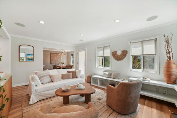 Dining room, Interior, Living room, Pendant Lights, Recessed Lighting, Wood Texture Flooring