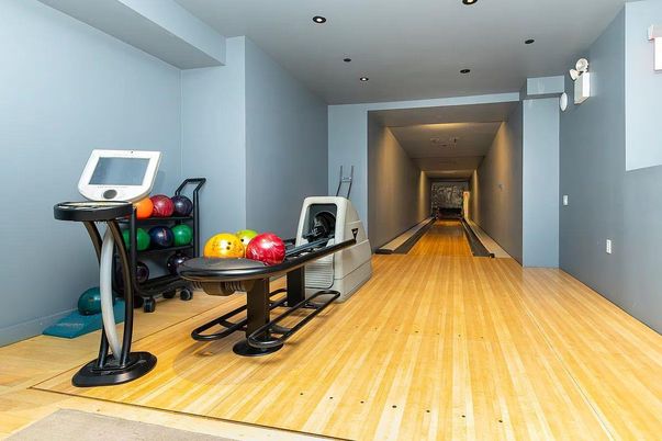 Fitness Equipment, Interior, Recessed Lighting, Wood Texture Flooring
