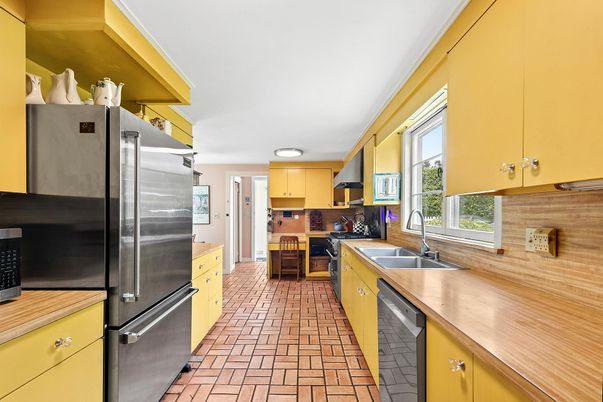 Interior, Kitchen, Stainless Steel Appliances