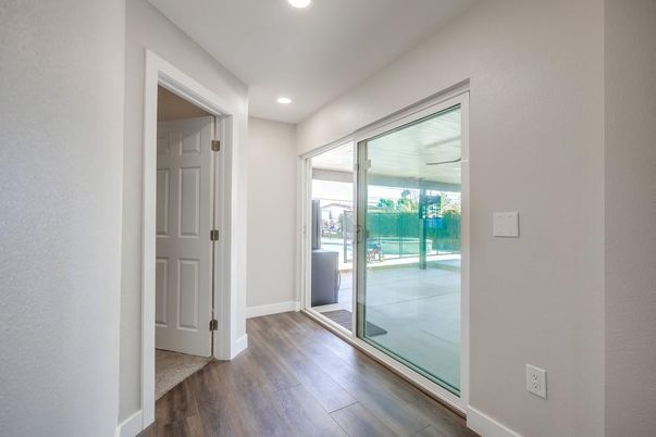 Interior, Recessed Lighting, Wood Texture Flooring