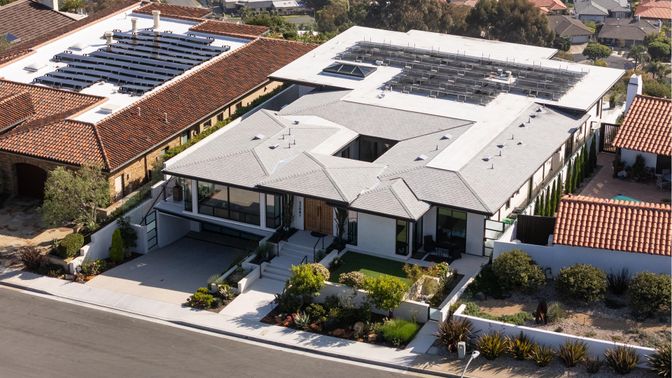 Exterior, Drone