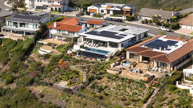 Exterior, Drone