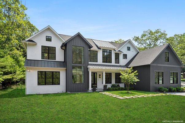 Exterior, Facade, Farmhouse