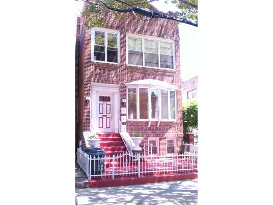 Exterior, Facade, Brick Facade, Rowhouse