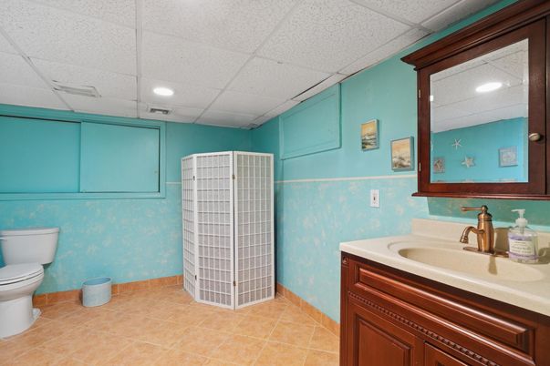 Bathroom, Interior, Recessed Lighting