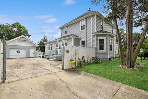 Backyard, Detached Garage, Exterior