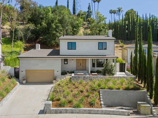 Attached, Exterior, Facade, Modern