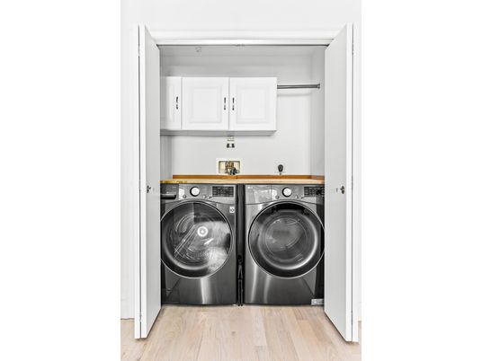 Interior, Washer, Wood Texture Flooring