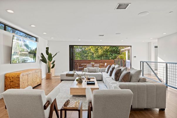 Interior, Living room, Recessed Lighting, Wood Texture Flooring