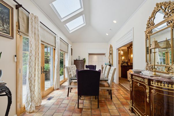 Dining room, Interior, Recessed Lighting