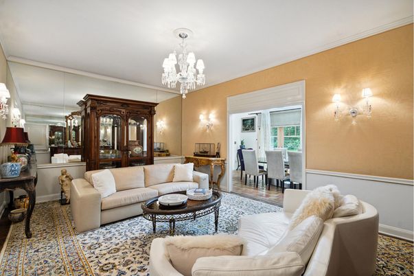 Chandelier, Dining room, Interior, Living room