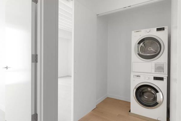 Interior, Utility Closets, Washer, Wood Texture Flooring