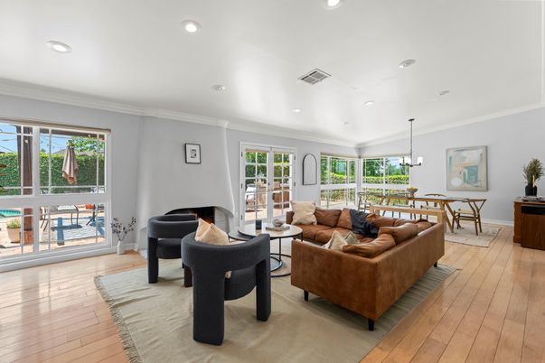 Dining room, Interior, Living room, Pendant Lights, Recessed Lighting, Wood Texture Flooring