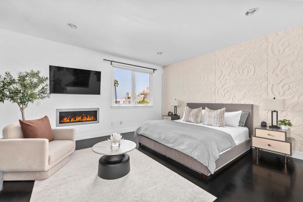 Bedroom, Fireplace, Interior, Recessed Lighting, Wood Texture Flooring