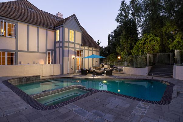 Exterior, Pool