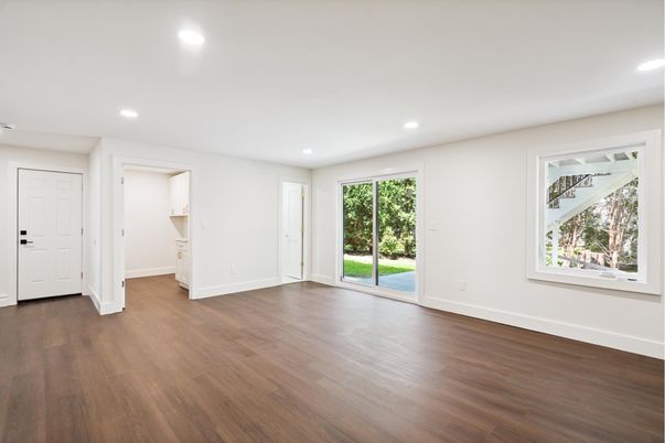 Empty room, Interior, Recessed Lighting, Wood Texture Flooring