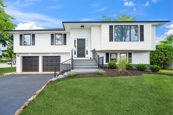 Attached, Exterior, Facade, Raised Ranch