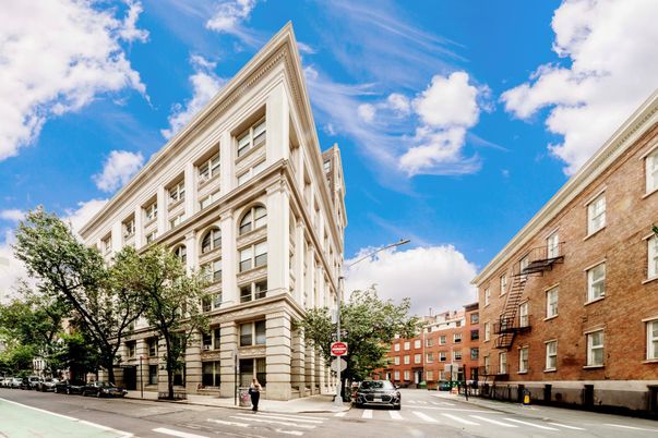 Exterior, Facade, Chicago School