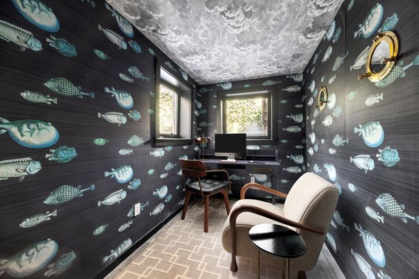 Home Office, Interior