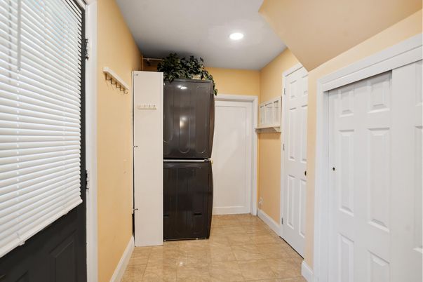 Interior, Recessed Lighting, Utility Closets, Washer