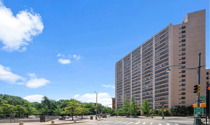 Exterior, Facade, Highrise