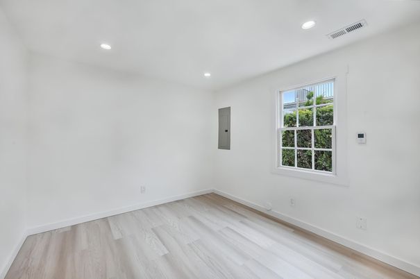 Empty room, Interior, Recessed Lighting, Wood Texture Flooring