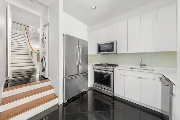 Interior, Kitchen, Recessed Lighting, Washer