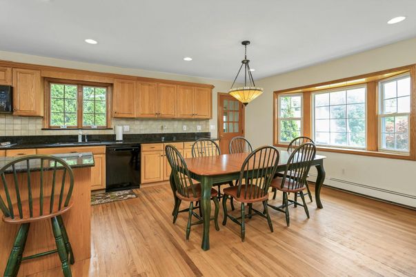 Dining room, Interior, Kitchen, Pendant Lights, Recessed Lighting, Wood Texture Flooring
