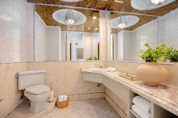 Bathroom, Interior, Recessed Lighting