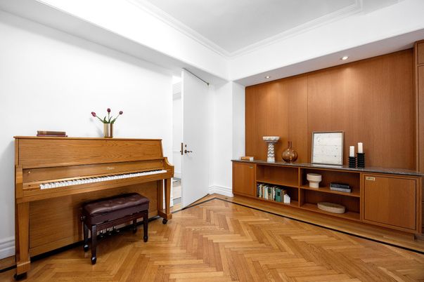 Interior, Piano, Recessed Lighting, Wood Texture Flooring