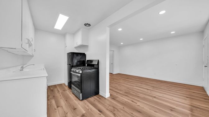 Interior, Kitchen, Recessed Lighting, Wood Texture Flooring